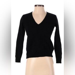 Gorgeous Theory Black V neck Sweater